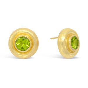 Peridot planished round medium earstuds