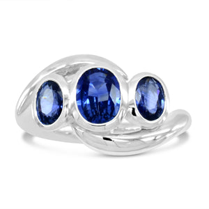 Sapphire trilogy rings in platinum spiky design