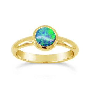 96000183 18ct gold and opal ring