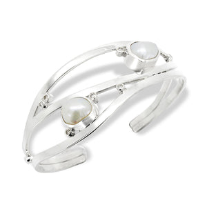Pearl bracelet with diamonds in 9ct white gold