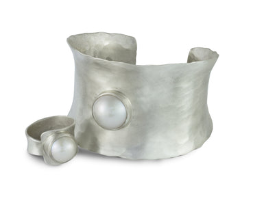 mabe pearl cuff