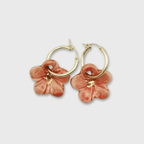 Boucles d'oreilles fleurs hibiscus rouge corail or pendante pour femme