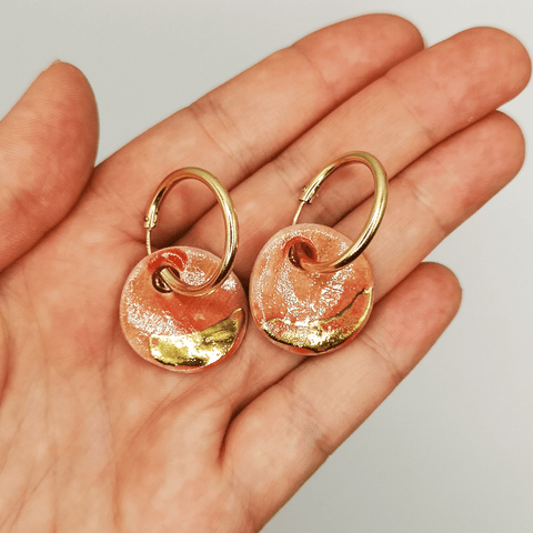 Boucles d'oreilles rouges corail or gold filled pour anniversaire grand mere femme Luxe chic artisan Aix en Provence