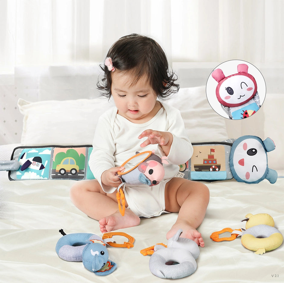 Baby_s sensory play with soft toys set and mirror toy