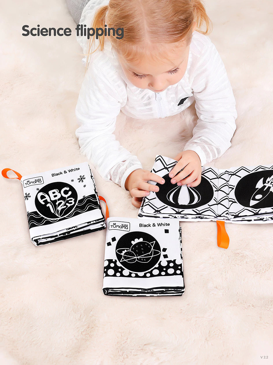 Black and white crinkle book for newborn cognitive growth