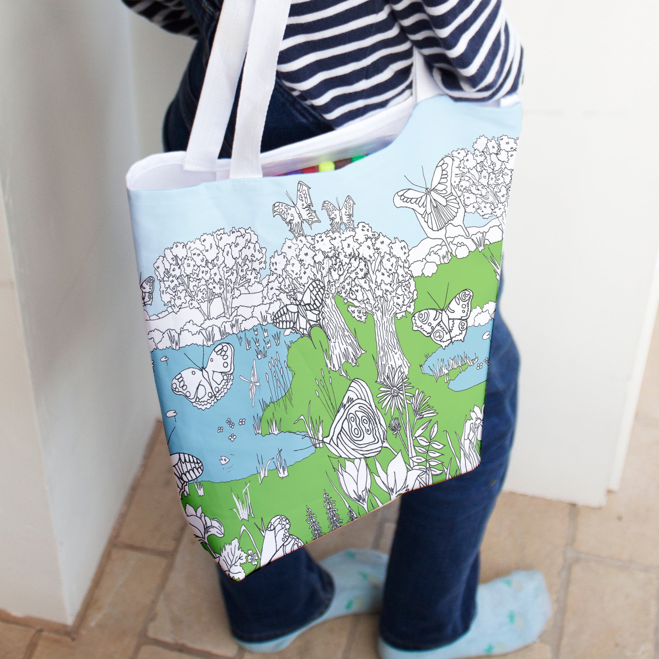 color & carry butterfly tote