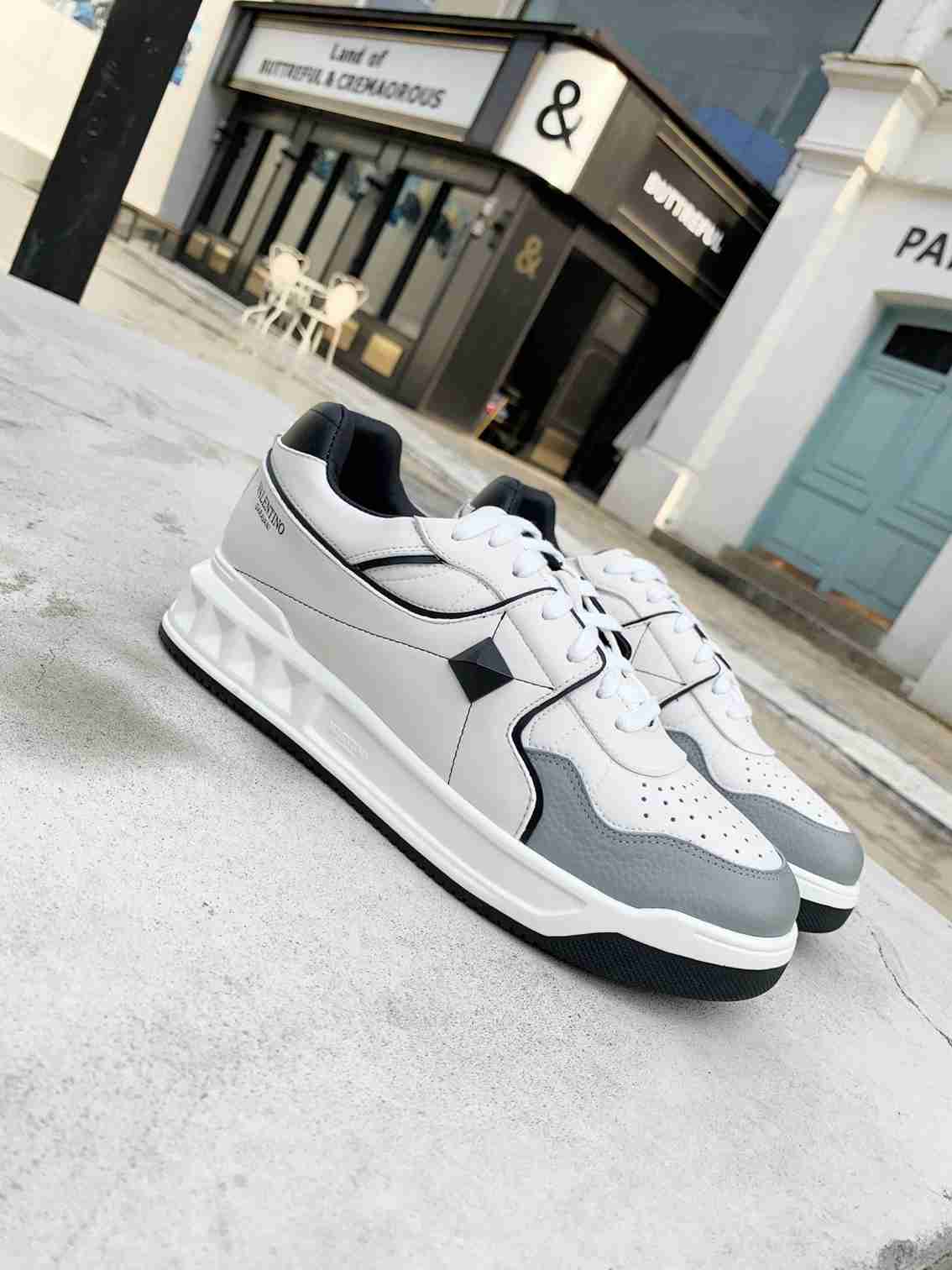 Valentino Run away Woman Men Fashion Casual Sneakers Sport Shoes