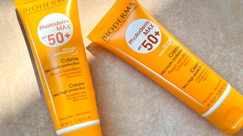  واقي الشمس Bioderma Photoderm MAX Aquafluide SPF50 للحماية من أشعة الشمس الضارة