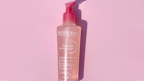 A girl uses Bioderma Sensibio Gel Moussant Cleanser For Sensitive Skin