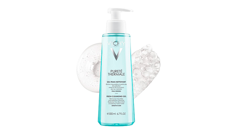 A girl uses Vichy Puret Thermale Fresh Cleansing Gel 