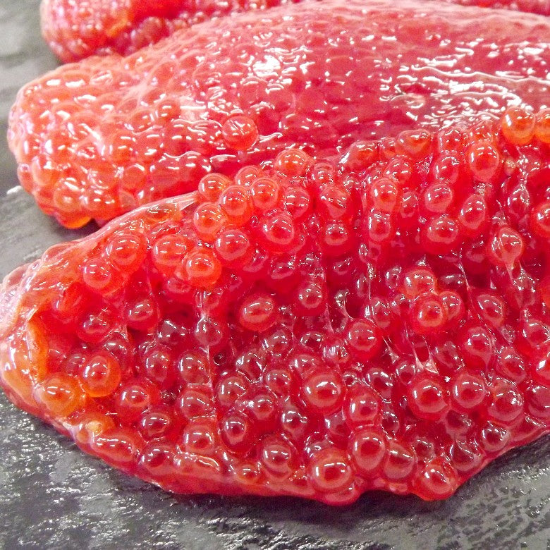 北海道ブランド筋子※ 銀毛秋鮭の卵【うす塩の鮭筋子】昔ながらの「熟成」製法。1本づつラップで密封してます。2.3本です。【ラスト10個です】
