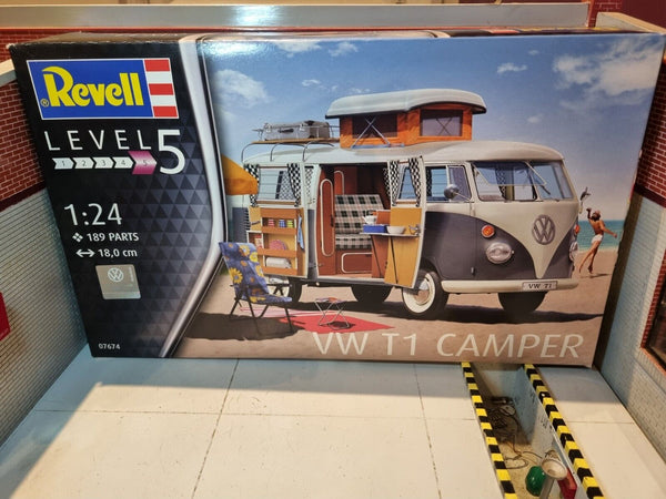 Volkswagen T1 Camper Poptop Revell Modellbausatz 1:24