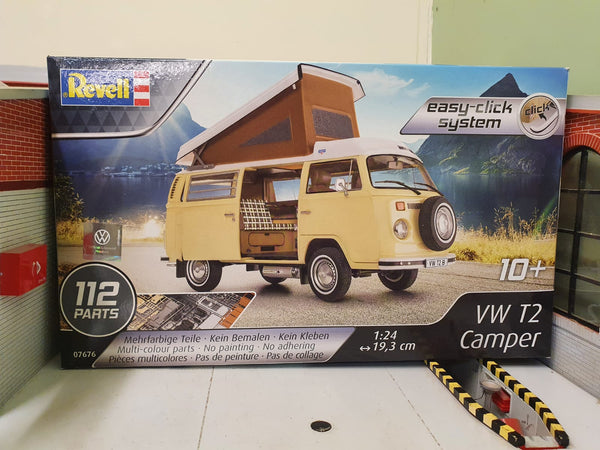 Volkswagen VW T2 Bay Transporter Westfalia Camper Poptop Revell Modellbausatz 1:25