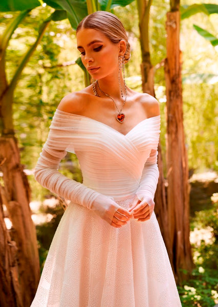 Exquisite Off-Shoulder Long Sleeve Bridal Dress