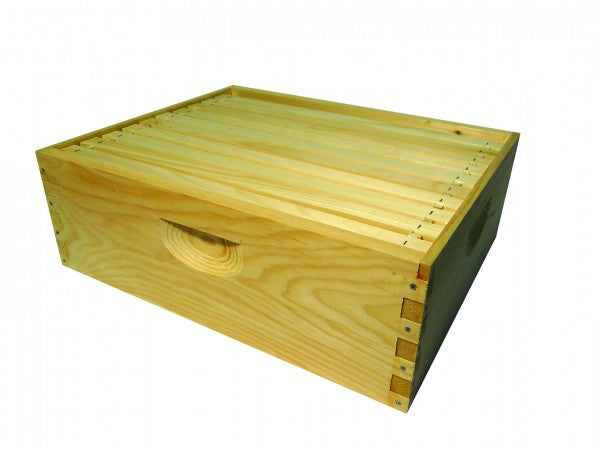 Assembled 8 Frame Medium with Wedge Top & Slotted Bottom Frames - #A8600