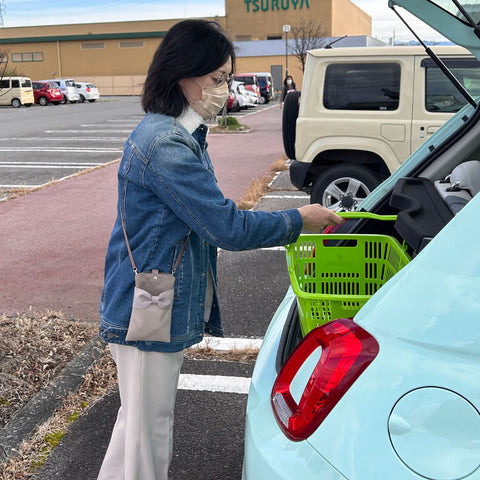 スーパーへは買い物かごとスマホ1つ