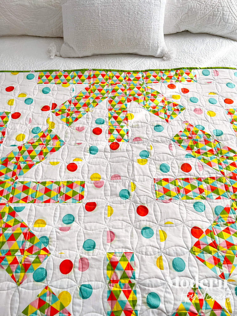 Asterisks Quilt - Le Mini Golf Version by Modern Handcraft