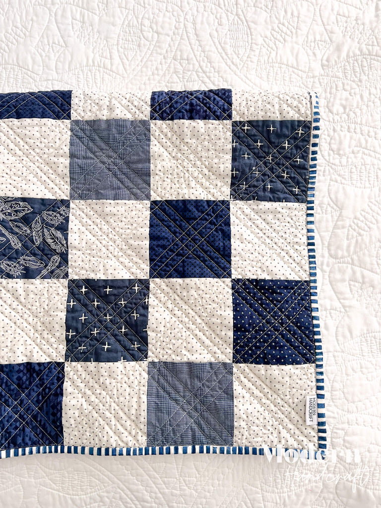 Checkerboard Baby Quilt Tutorial by Modernhandcraft.com