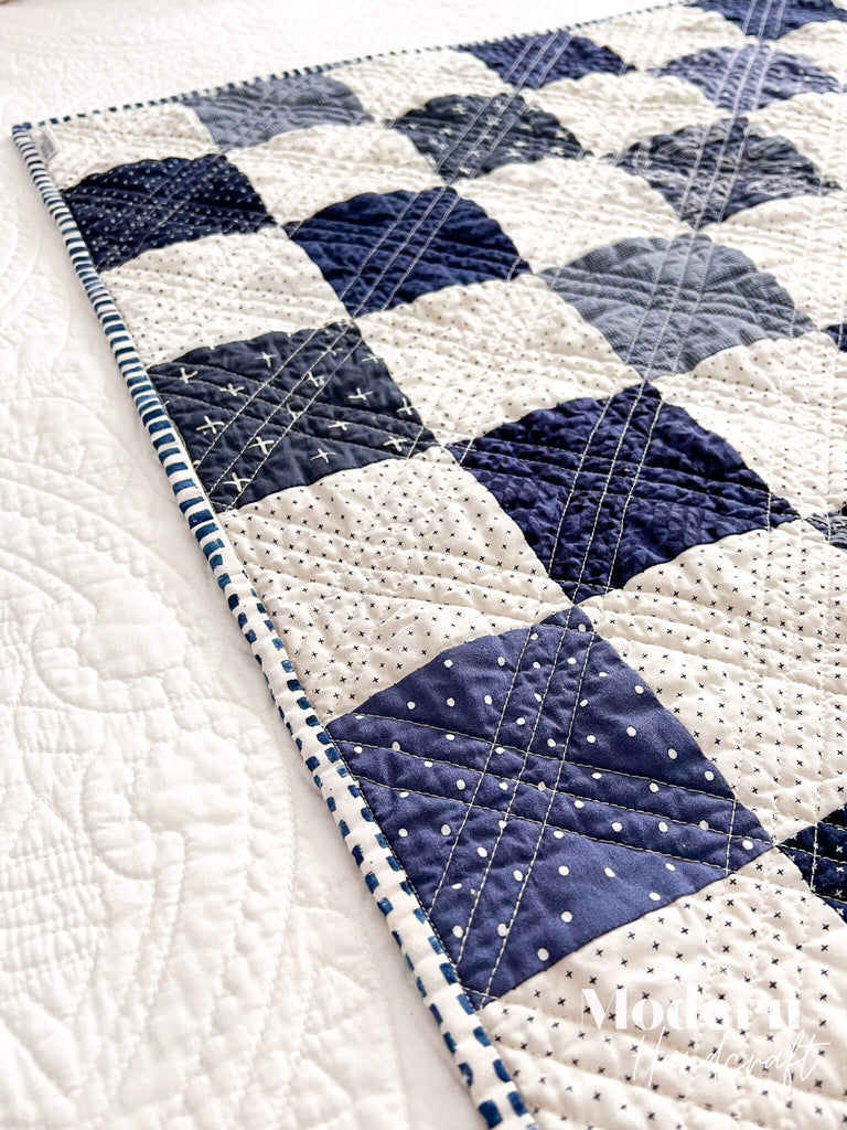 Checkerboard Baby Quilt Tutorial by Modernhandcraft.com