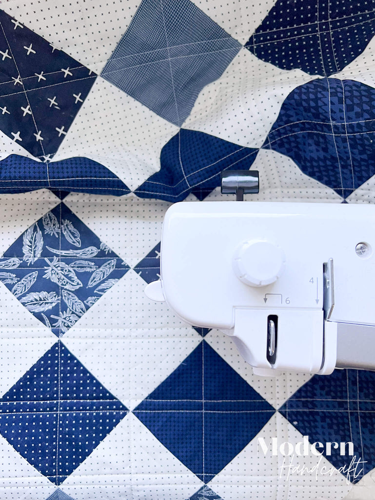 Checkerboard Baby Quilt Tutorial by Modernhandcraft.com