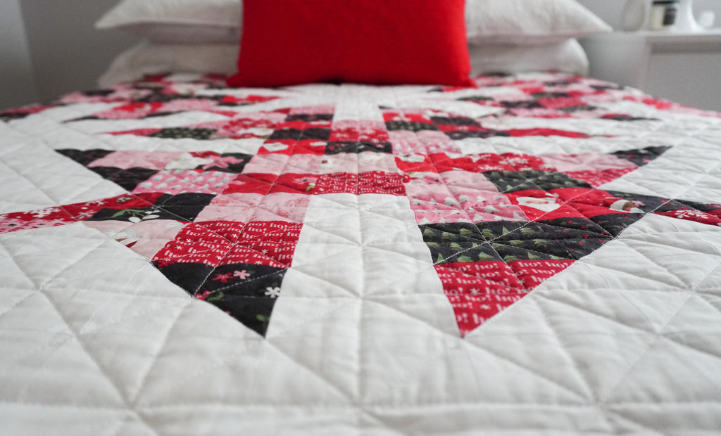 Asterisks Quilt / Holly Holidays Version - Modernhandcraft.com