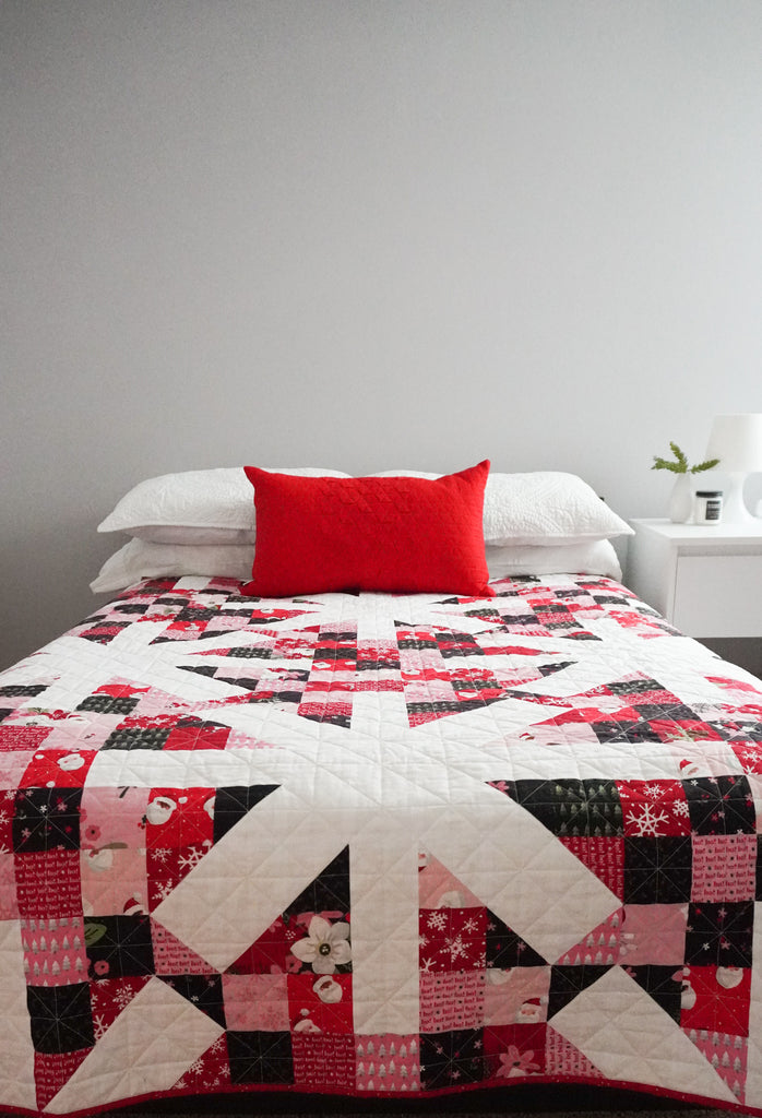 Asterisks Quilt / Holly Holidays Version - Modernhandcraft.com