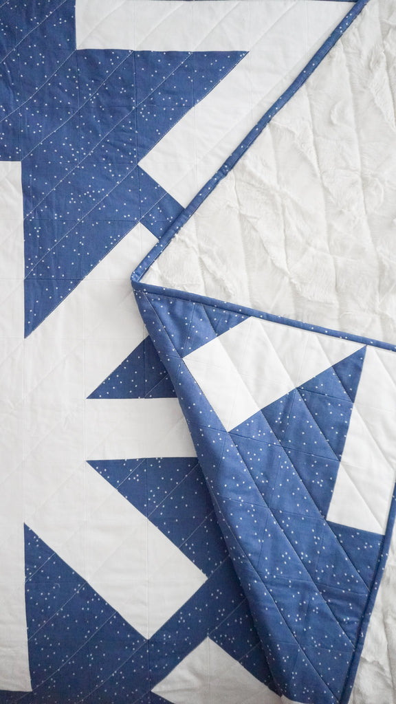 Asterisks Quilt / Snowflake Cuddle Version - Modernhandcraft.com