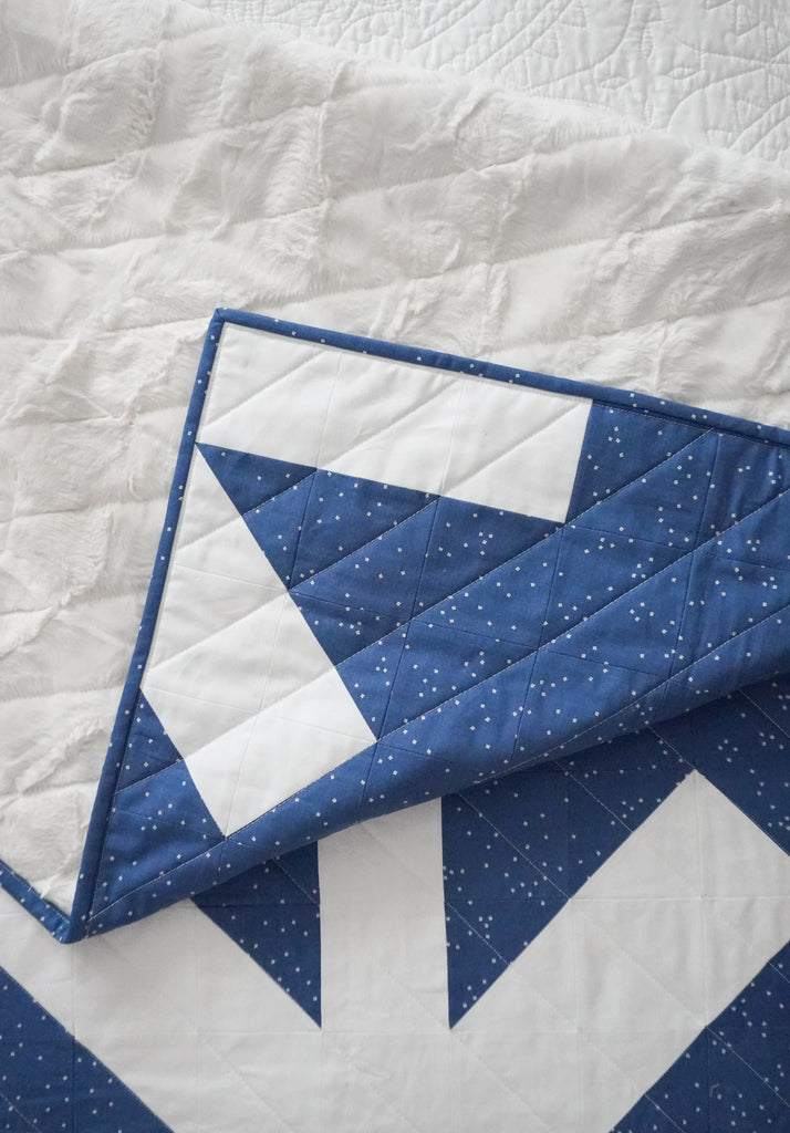 Asterisks Quilt / Snowflake Cuddle Version - Modernhandcraft.com