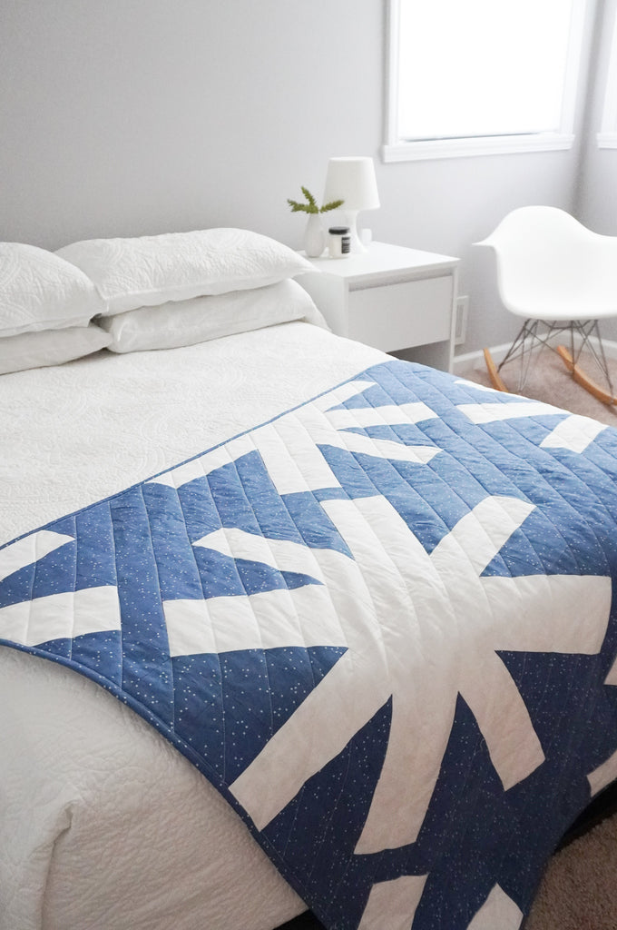 Asterisks Quilt / Snowflake Cuddle Version - Modernhandcraft.com