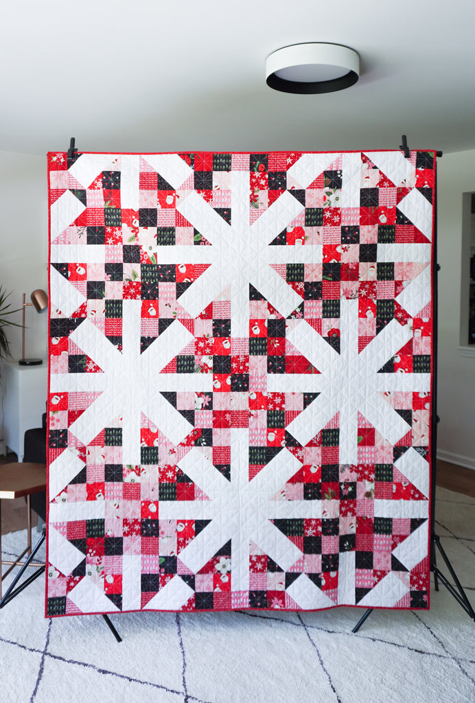 Asterisks Quilt / Holly Holidays Version - Modernhandcraft.com