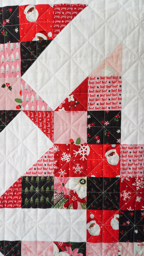 Asterisks Quilt / Holly Holidays Version - Modernhandcraft.com