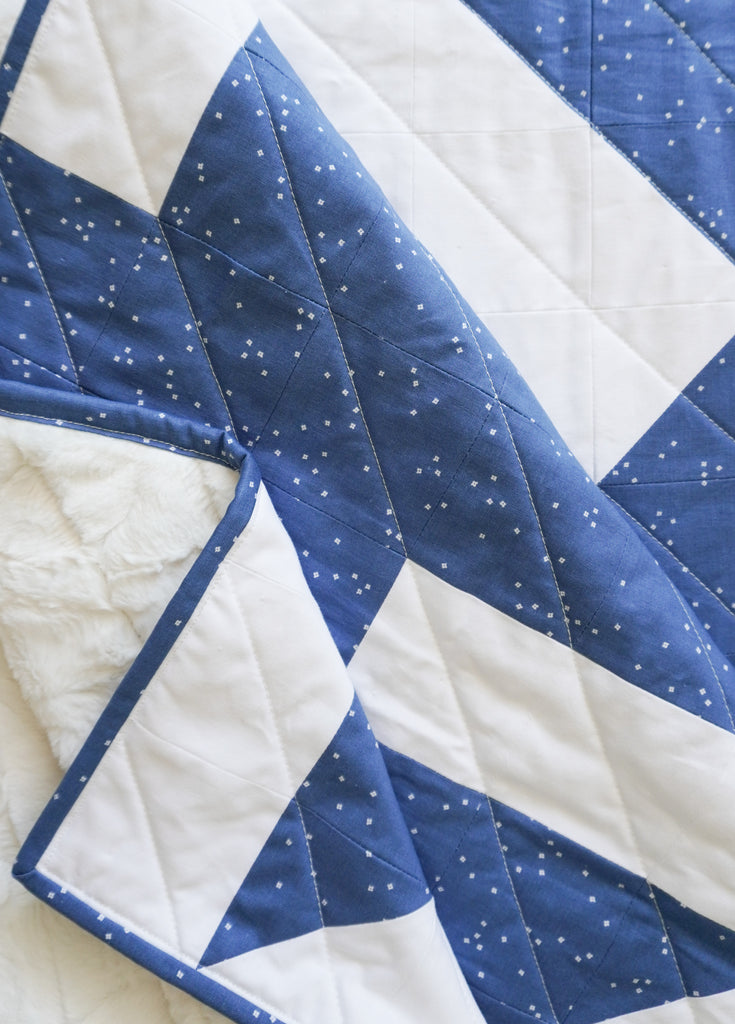 Asterisks Quilt / Snowflake Cuddle Version - Modernhandcraft.com