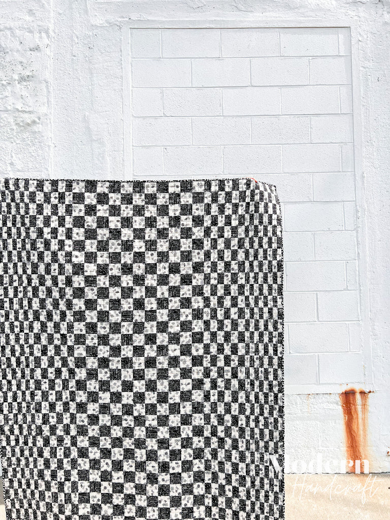 Illusion Quilt - Achroma Version by ModernHandcraft.com