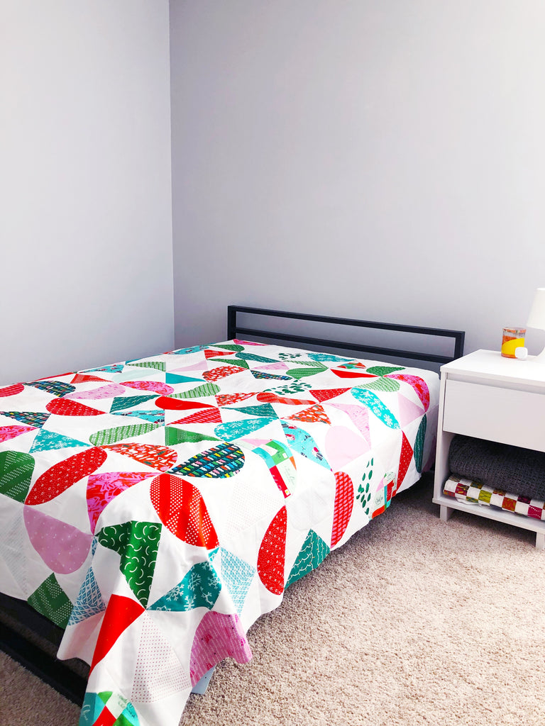 Holiday Pivot Quilt - Modernhandcraft.com