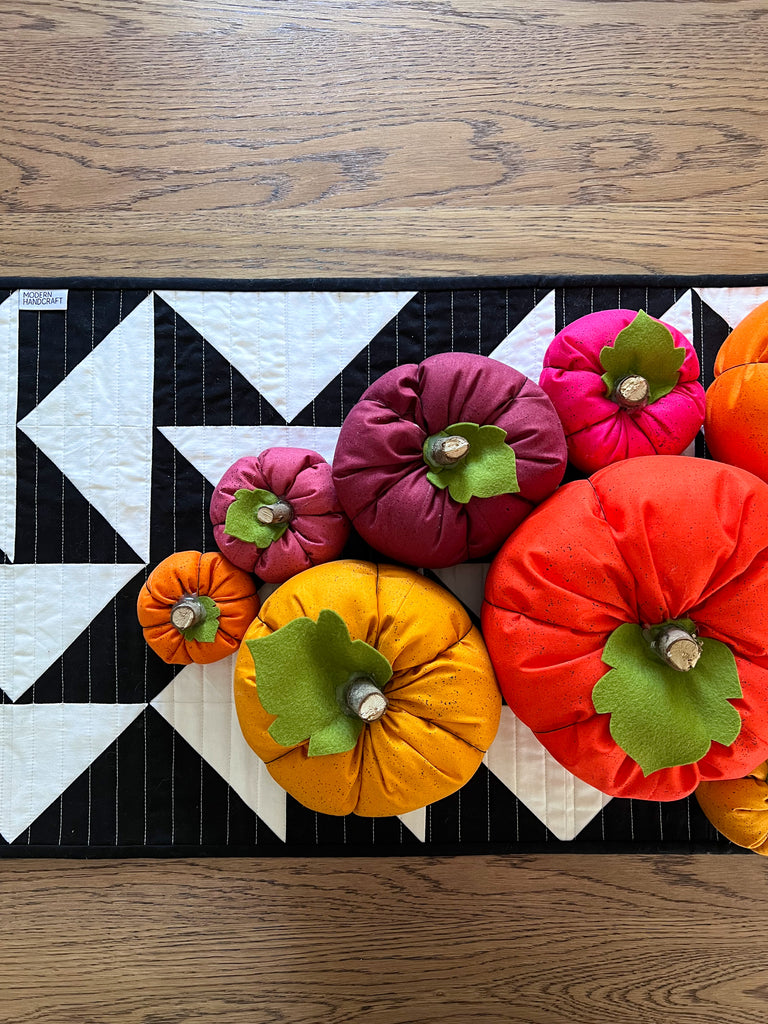  Fabric Pumpkins / Tutorials - Modernhandcraft.com