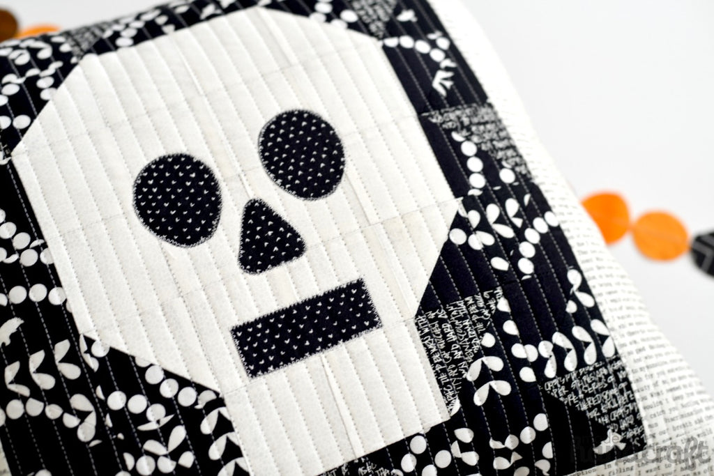 Quilted Skull Pillow / Tutorial - Modernhandcraft.com