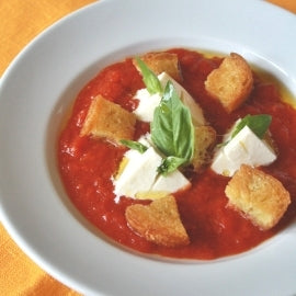 バケット入り食べる冷製トマトスープ