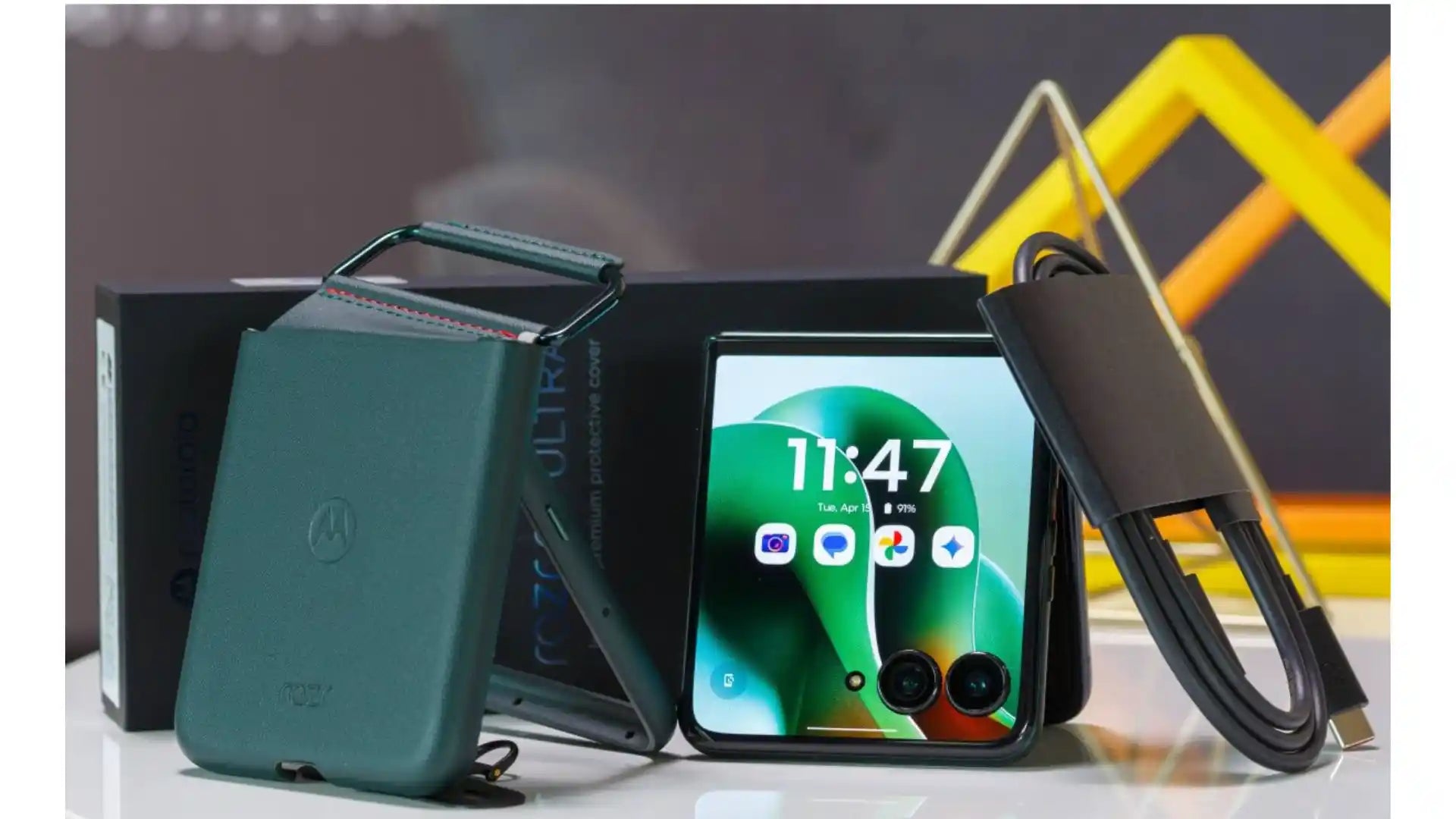 Motorola Razr 60 Ultra Inside the Box