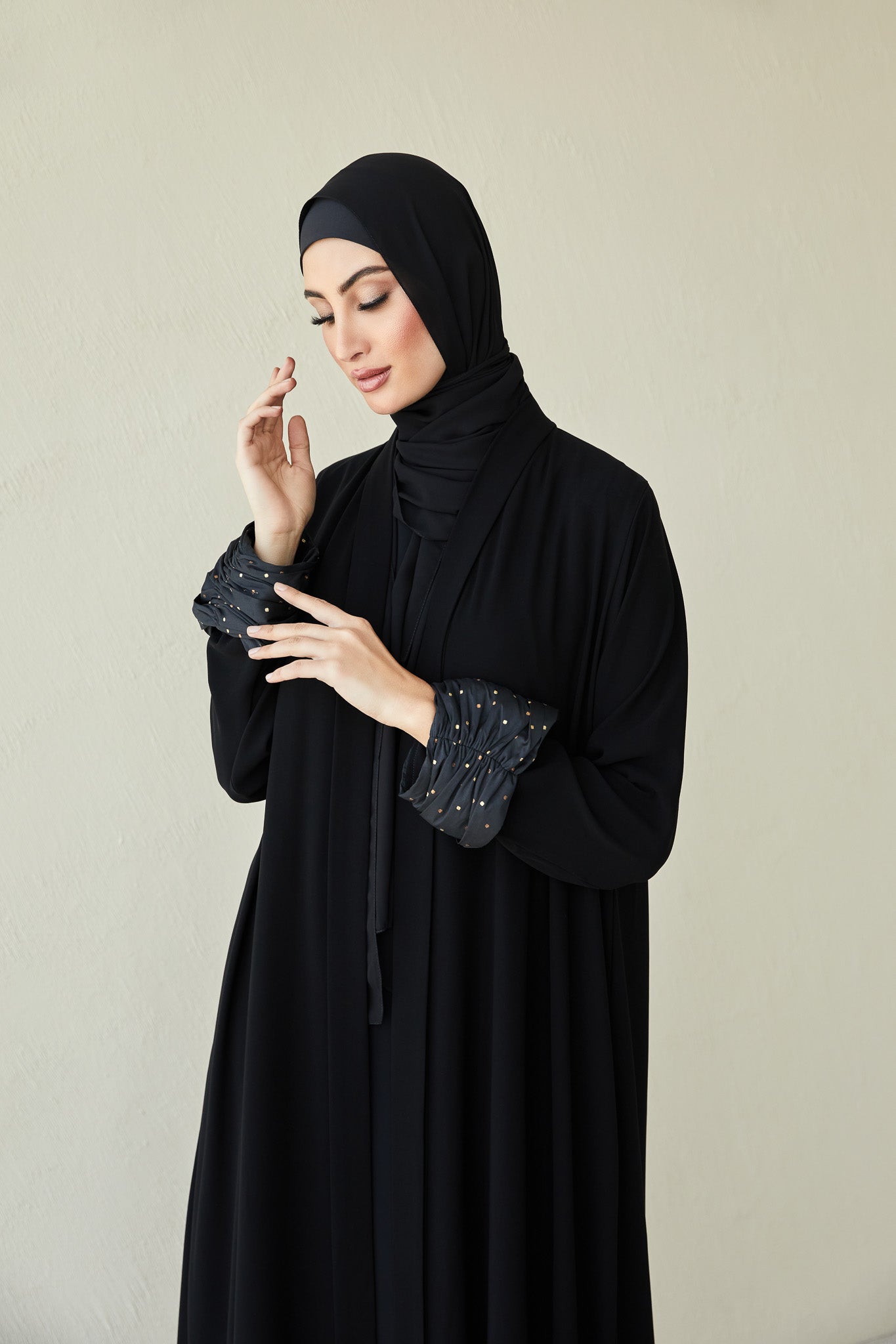 Exquisite Abaya – almotajahiba