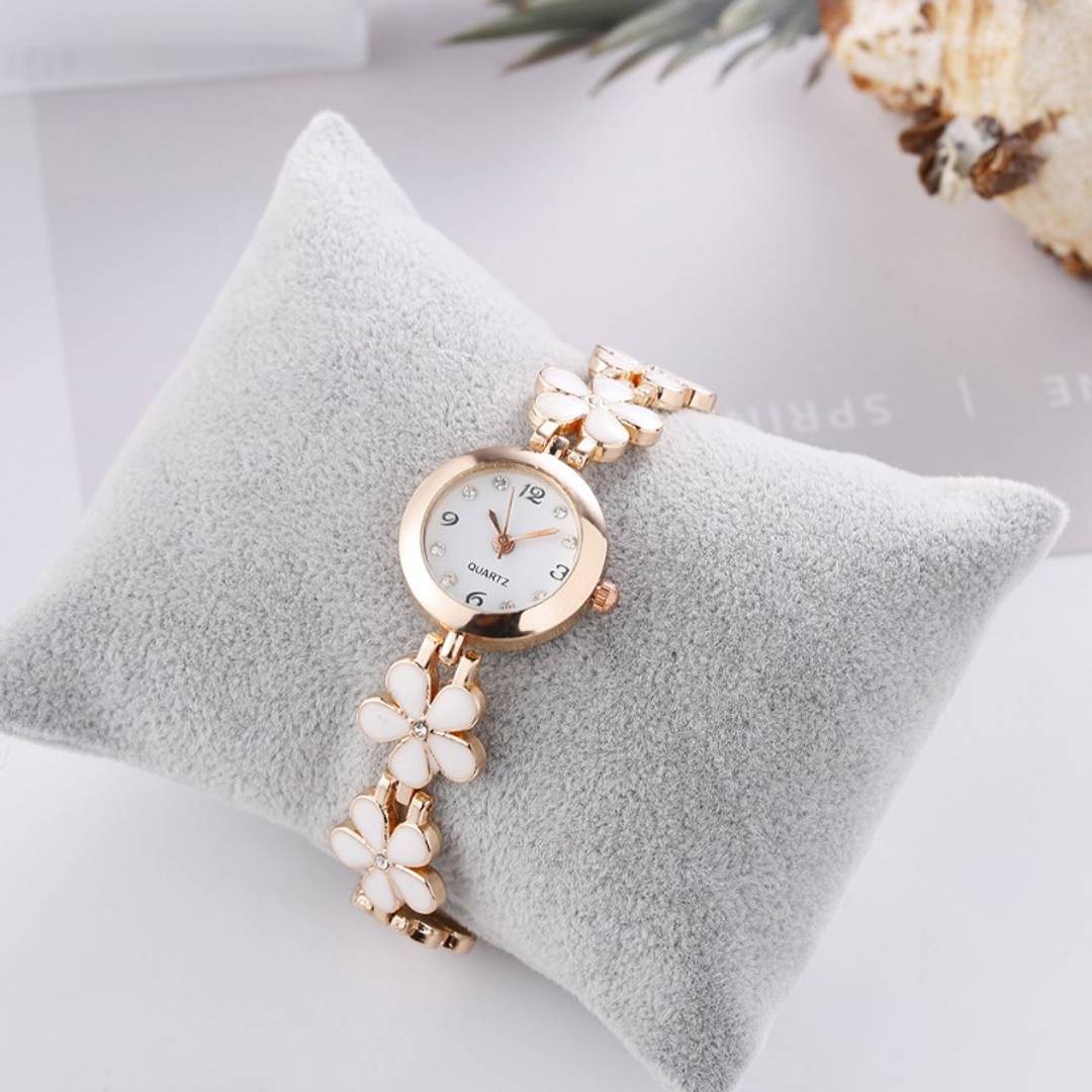 Fashion Diamond Elegant Pearl Lady Bracelet Watch Women Quartz Watch |  Fancy watches, Bracelet watches women, Ladies bracelet watch