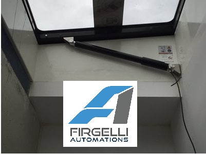 Firgelli Lineaire actuator op een valdeur