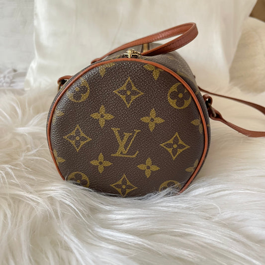 Louis Vuitton Monogram Partition Wristlet - Ann's Fabulous Closeouts