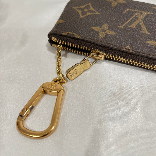 LOUIS VUITTON Monogram Partition Wristlet 650735