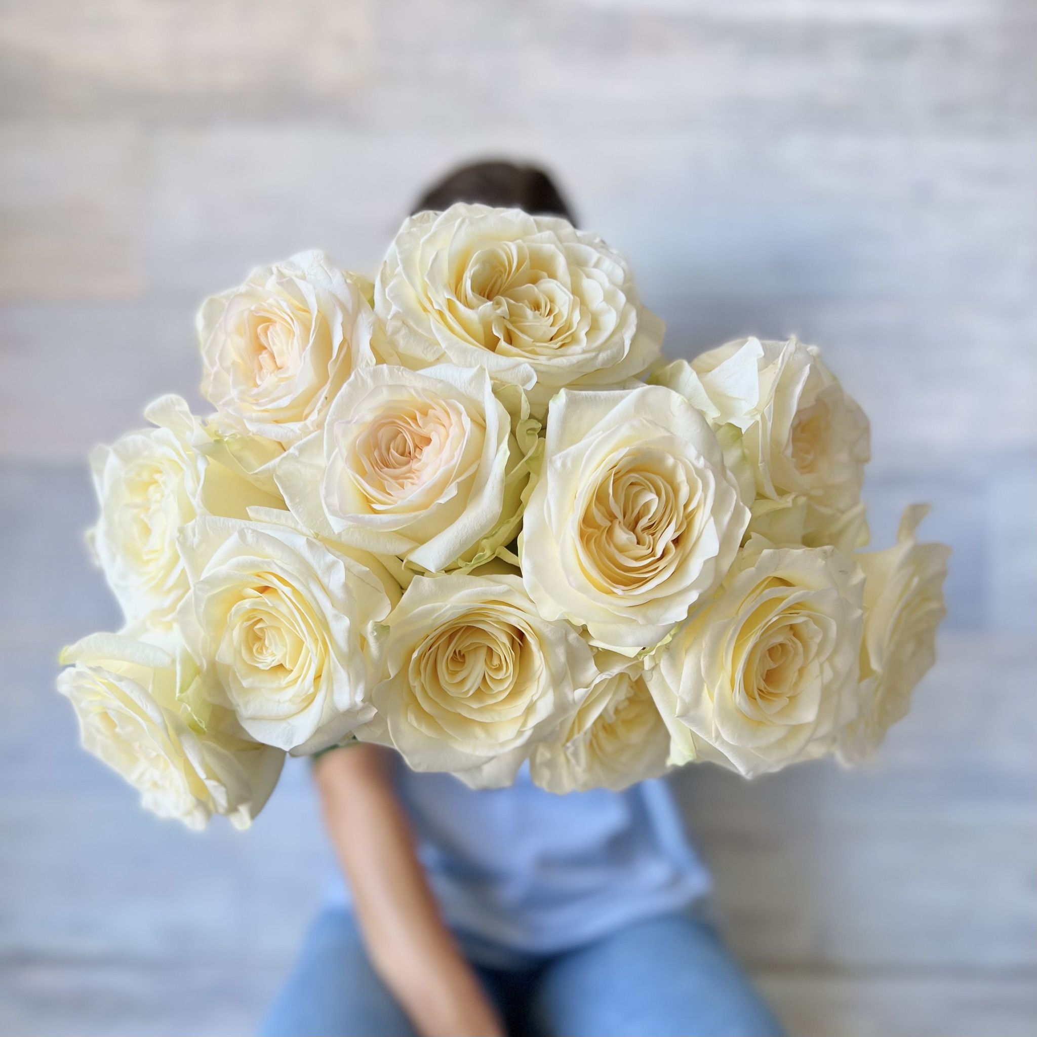 Ramo de rosas blancas. Envío gratis. – Florbox Flores a domicilio