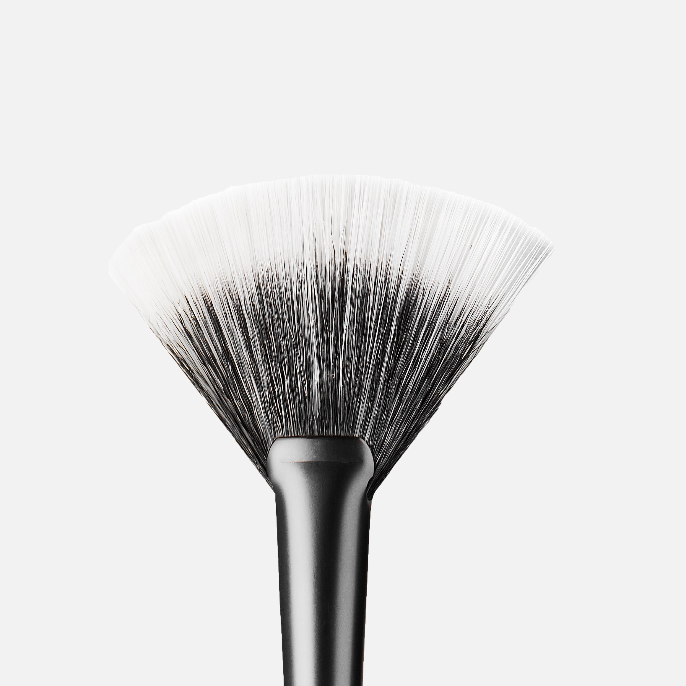 713 Contour Fan Brush