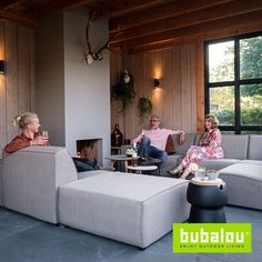 Bubalou USA outdoor sofa is a lounge set made of the best materials possible. The all-weather set looks like an indoor sofa and has a timeless design. The outdoor sofa is so comfortable you just can't get enough.