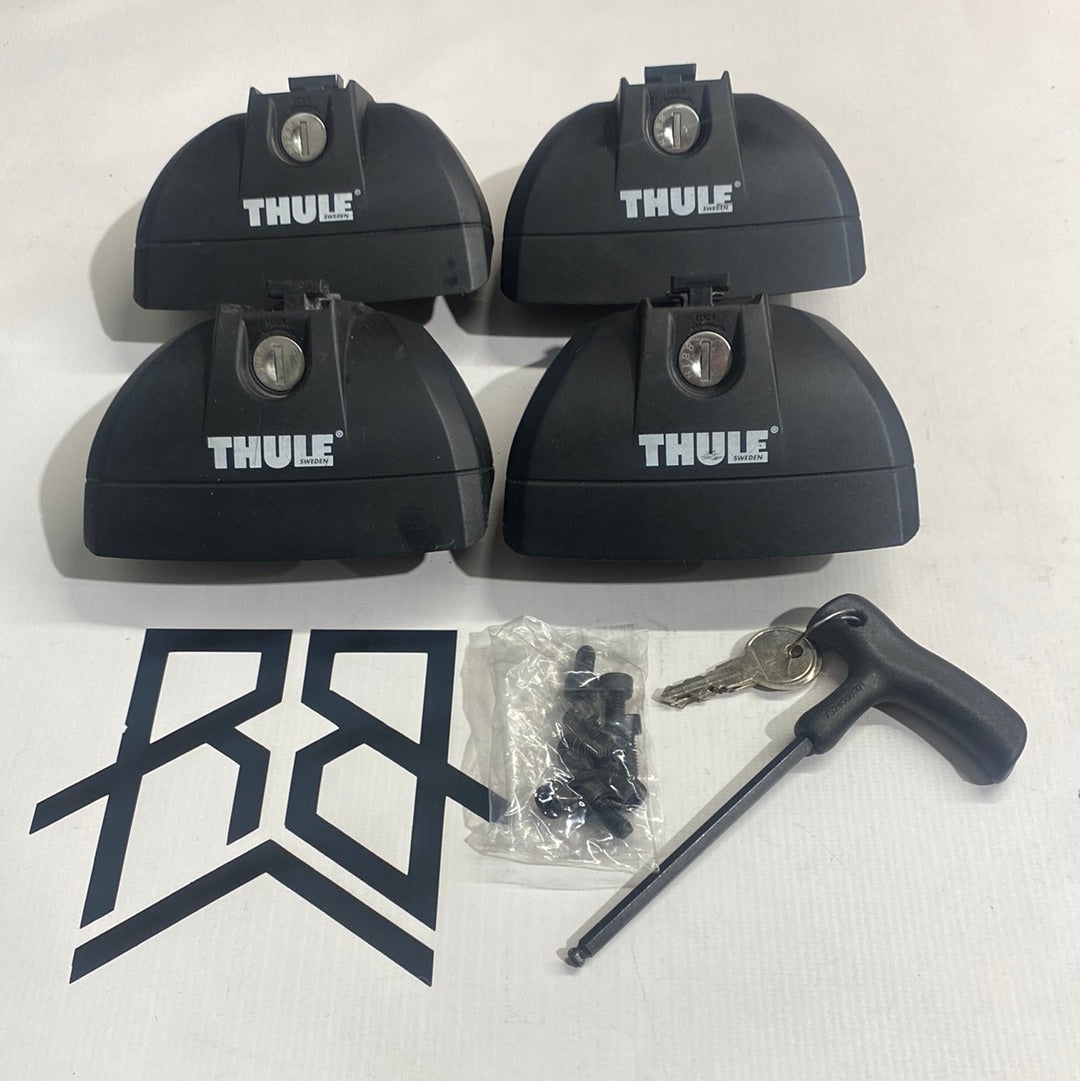 Thule 753 Footpack with two keys and an Allen (Flush Rail & Fixed 