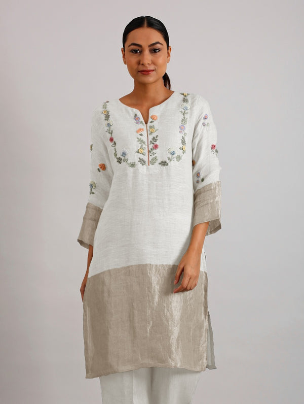 Handcrafted Kurtis and Kurtas for Women – Manan