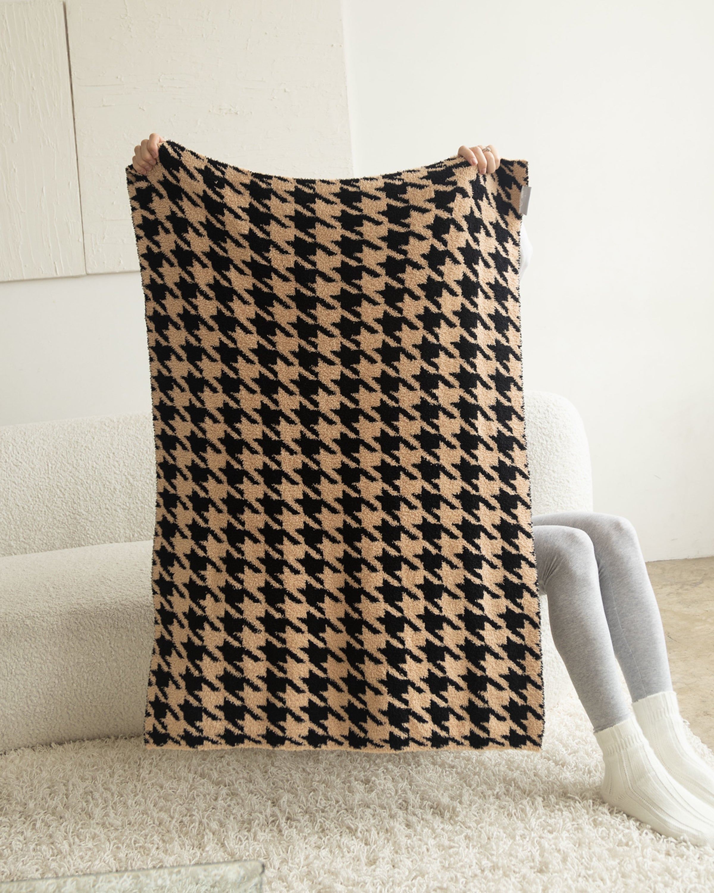 MINI HOUNDSTOOTH BLANKET - The Act Of Lounging product image