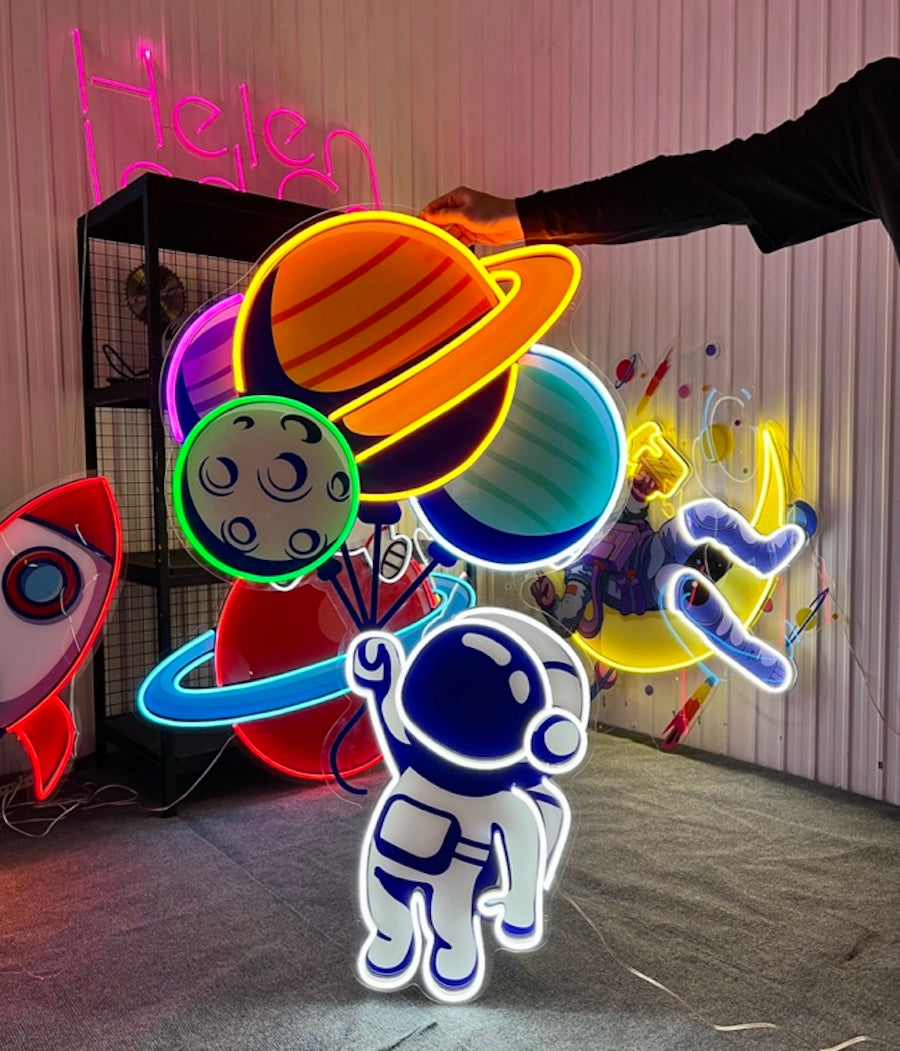 The Astronaut Ballon is both creative and eye-catching